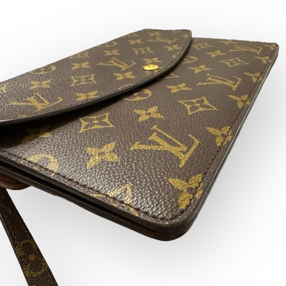 LOUIS VUITTON Rare Pre-1980s Monogram Double Rabat Pochette, Vintage - Picture 8 of 15